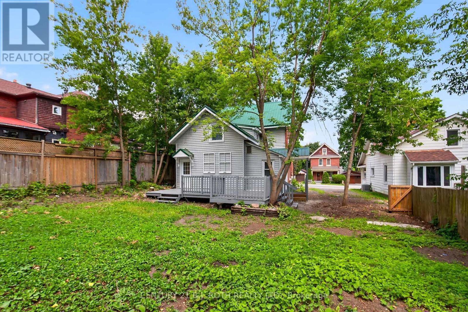 Photo 4 of 153 Laclie Street, Orillia ON