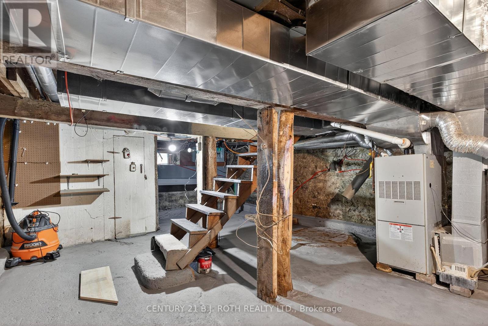 Photo 17 of 153 Laclie Street, Orillia ON
