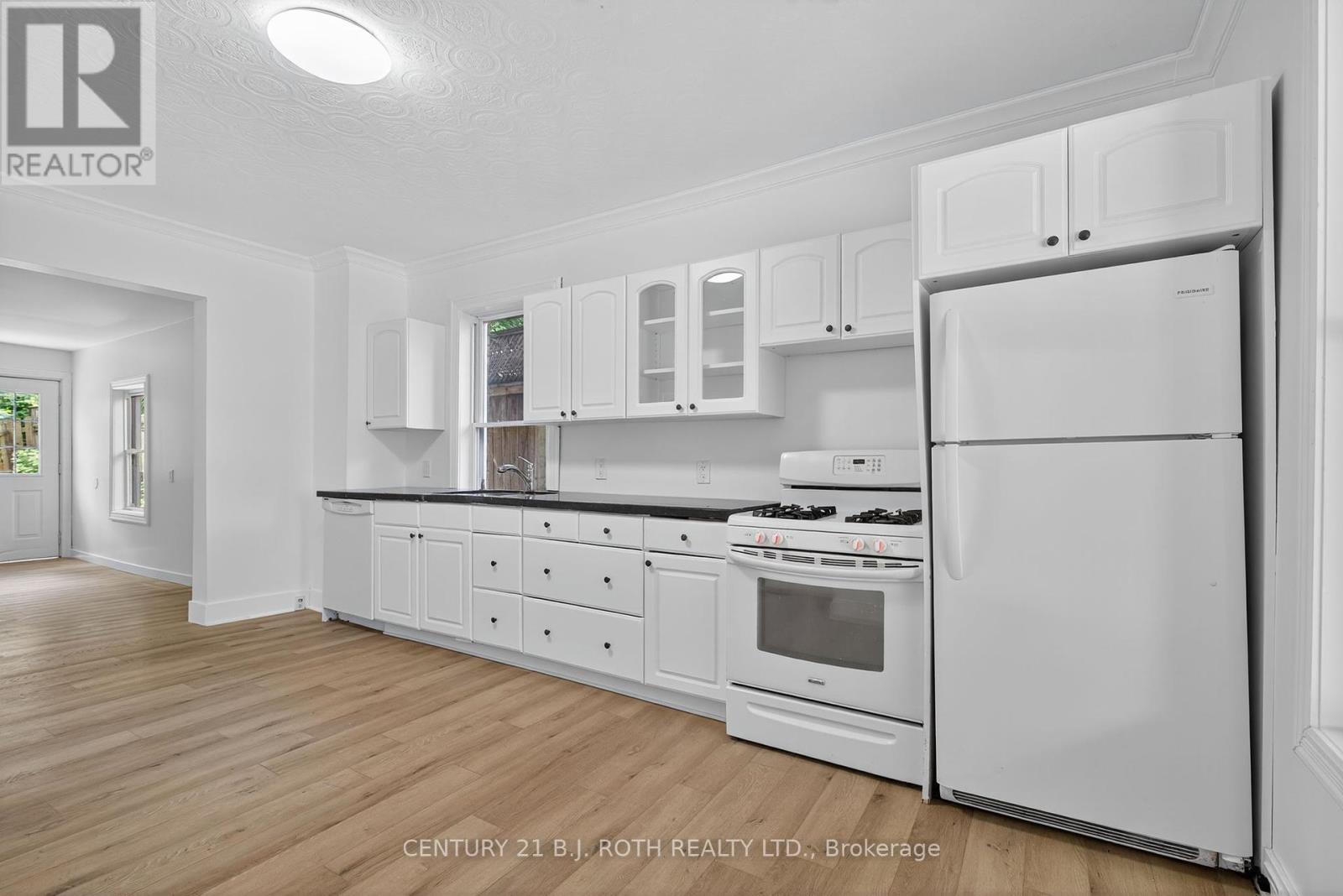 Photo 3 of 153 Laclie Street, Orillia ON