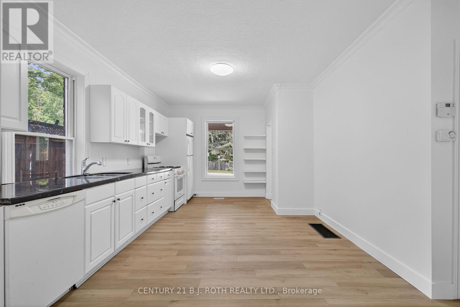 Photo 14 of 153 Laclie Street, Orillia ON