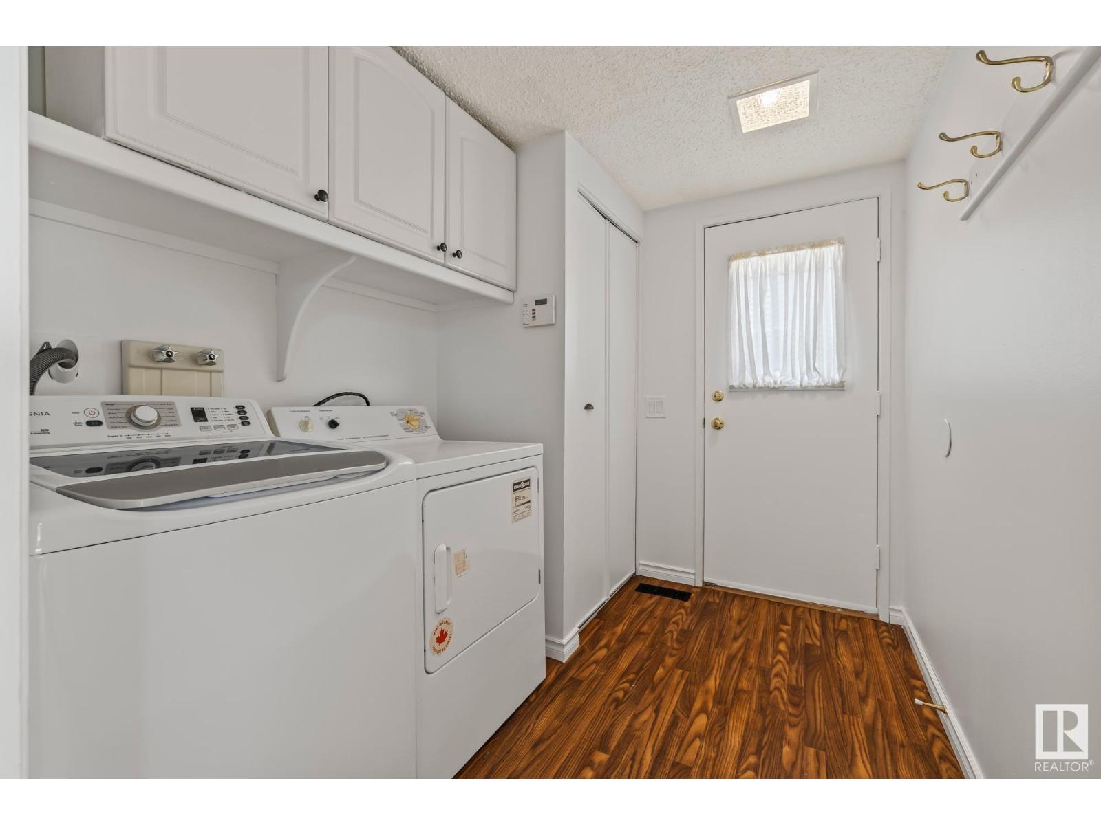 Single Family House for Sale in  BUTTERFIELD CR St. Albert 