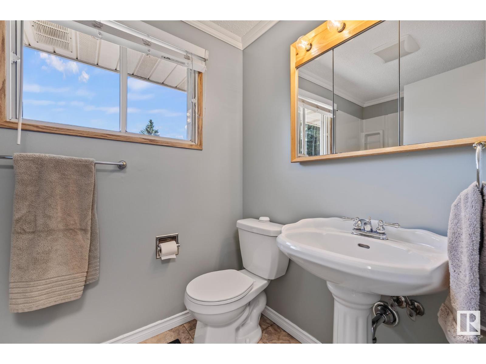 Single Family House for Sale in  BUTTERFIELD CR St. Albert 