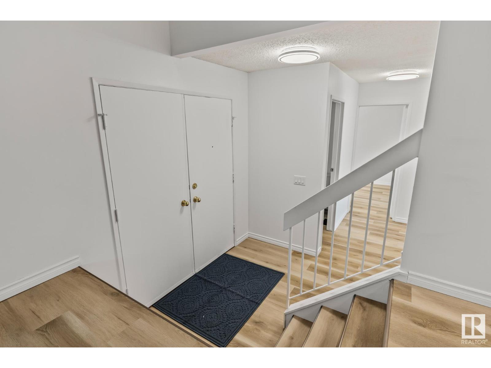 Single Family House for Sale in  BUTTERFIELD CR St. Albert 