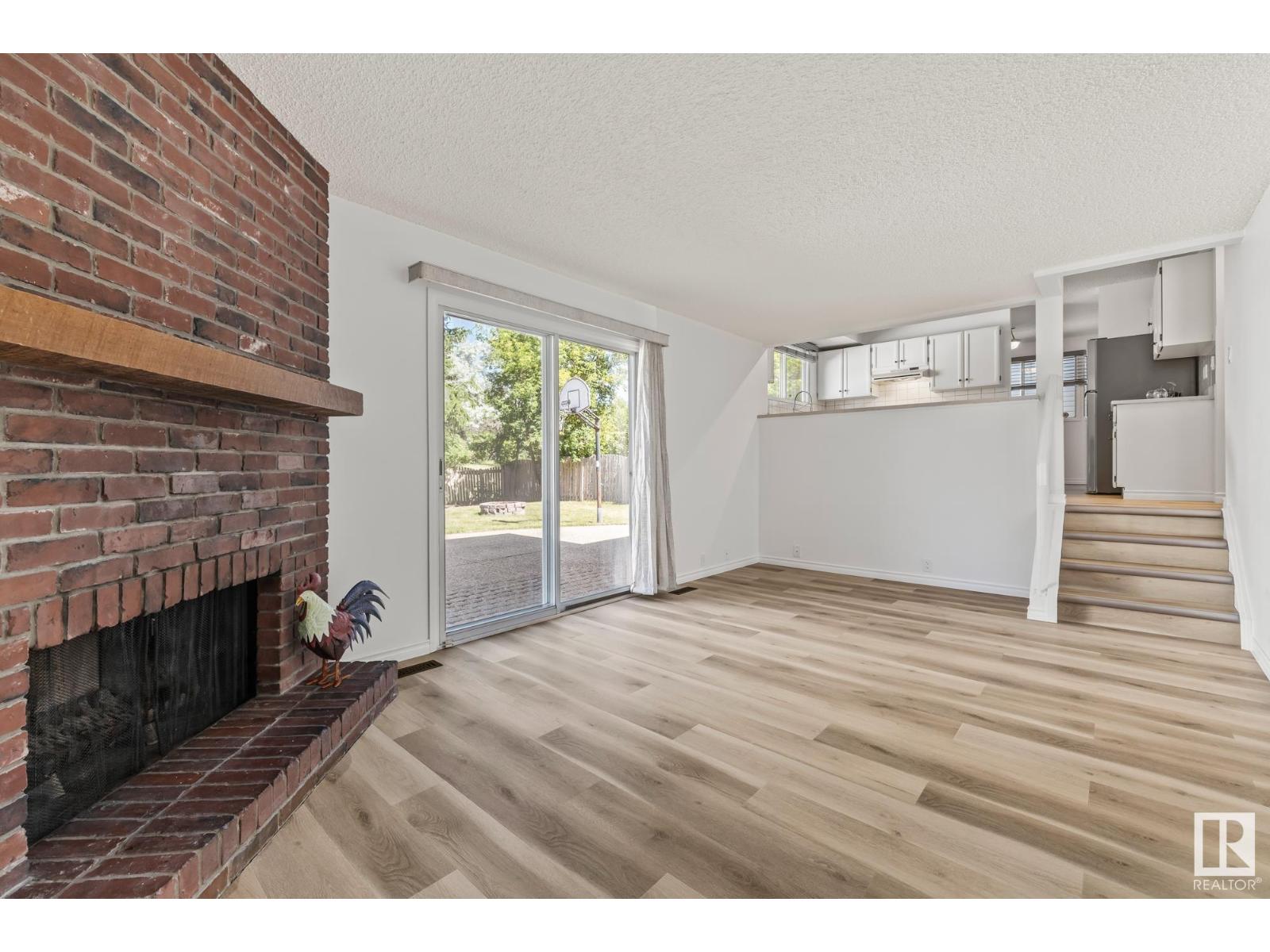Single Family House for Sale in  BUTTERFIELD CR St. Albert 