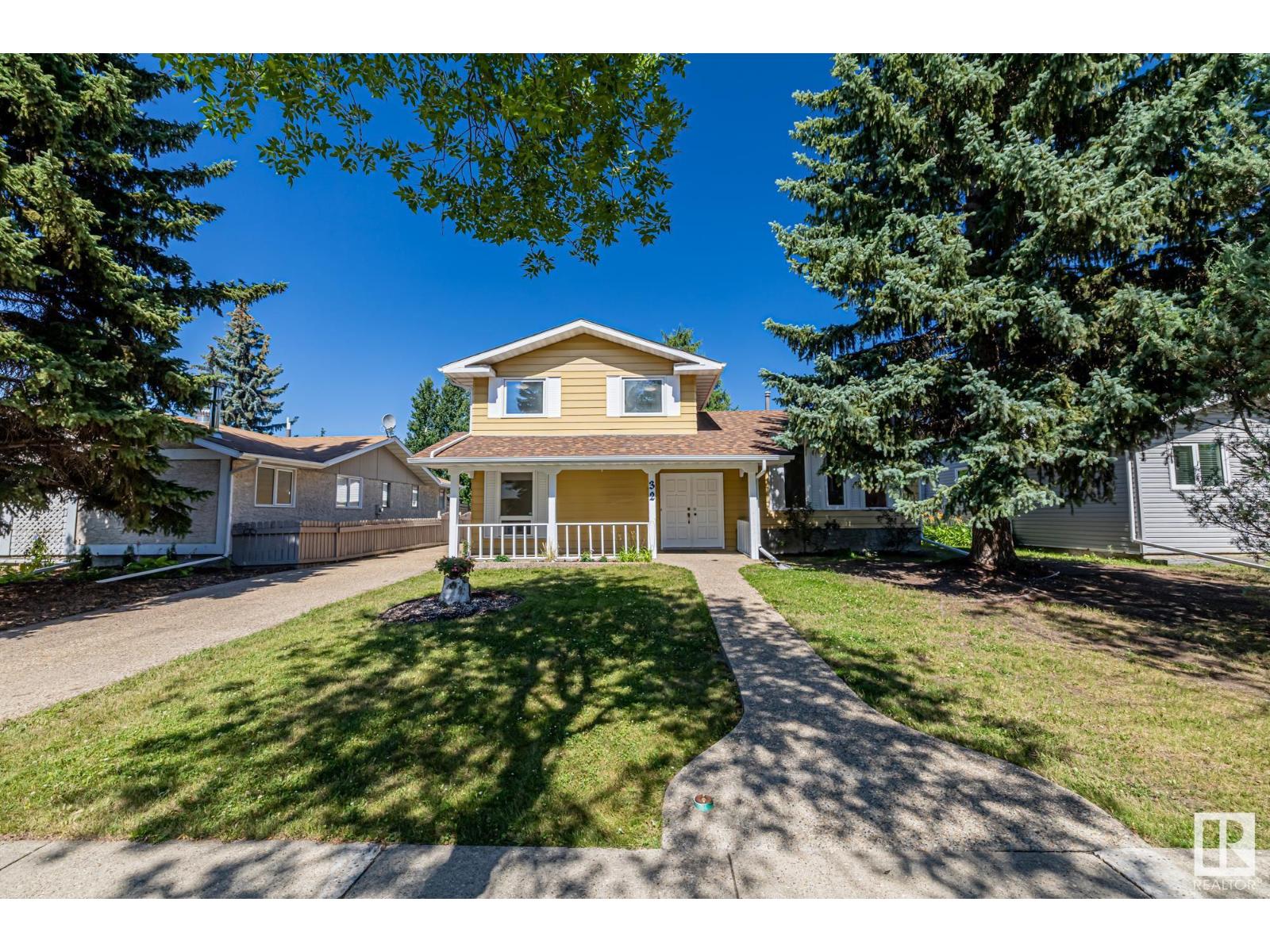 Single Family House for Sale in  BUTTERFIELD CR St. Albert 