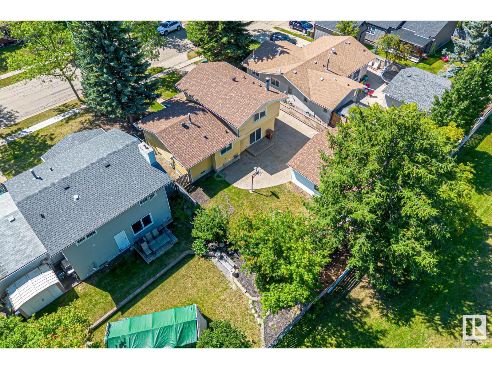Single Family House for Sale in  BUTTERFIELD CR St. Albert 