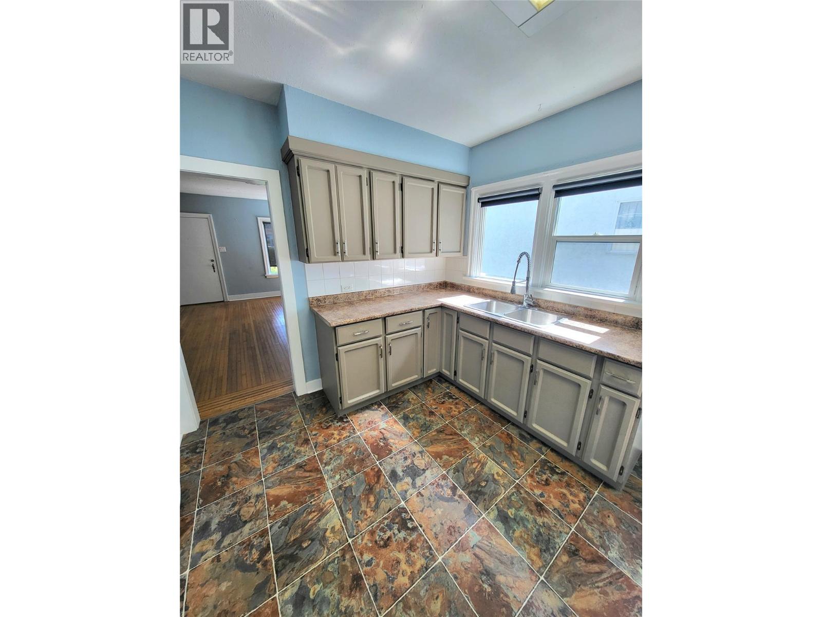 857 Main Street, Penticton