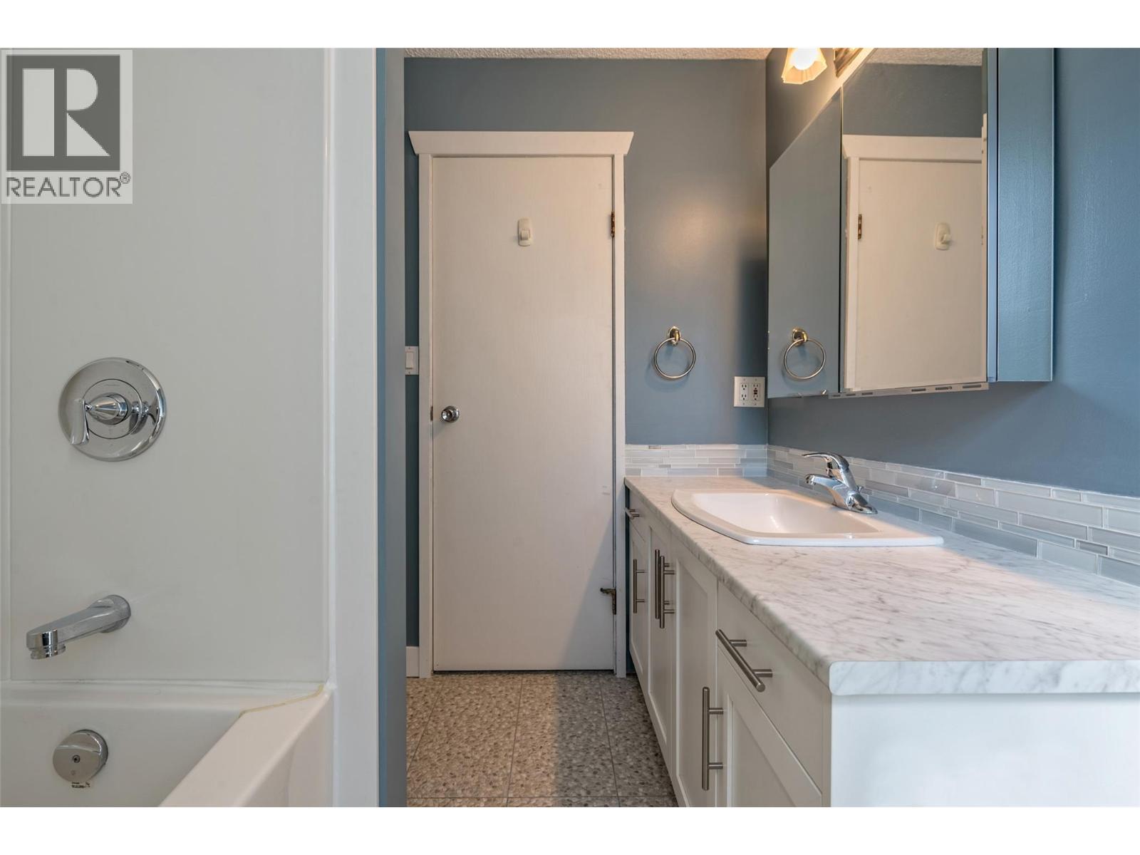 Photo 26 of 3704 40 Avenue, Vernon BC