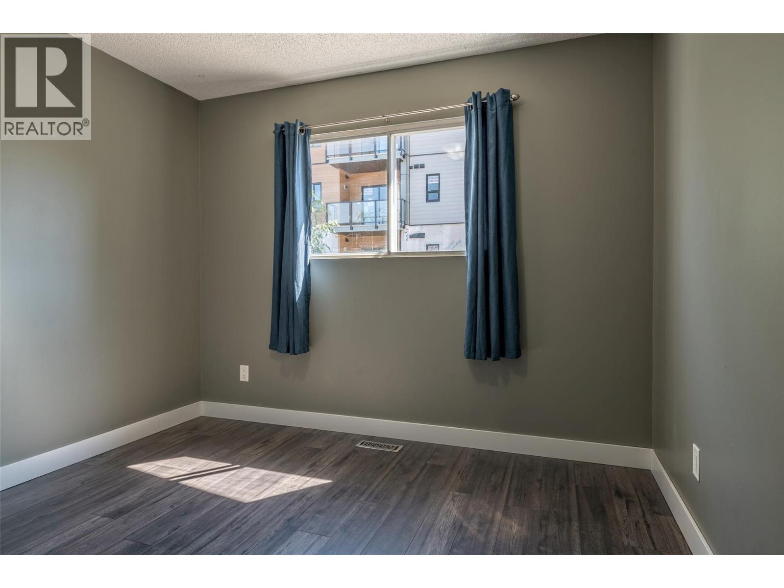 Photo 25 of 3704 40 Avenue, Vernon BC