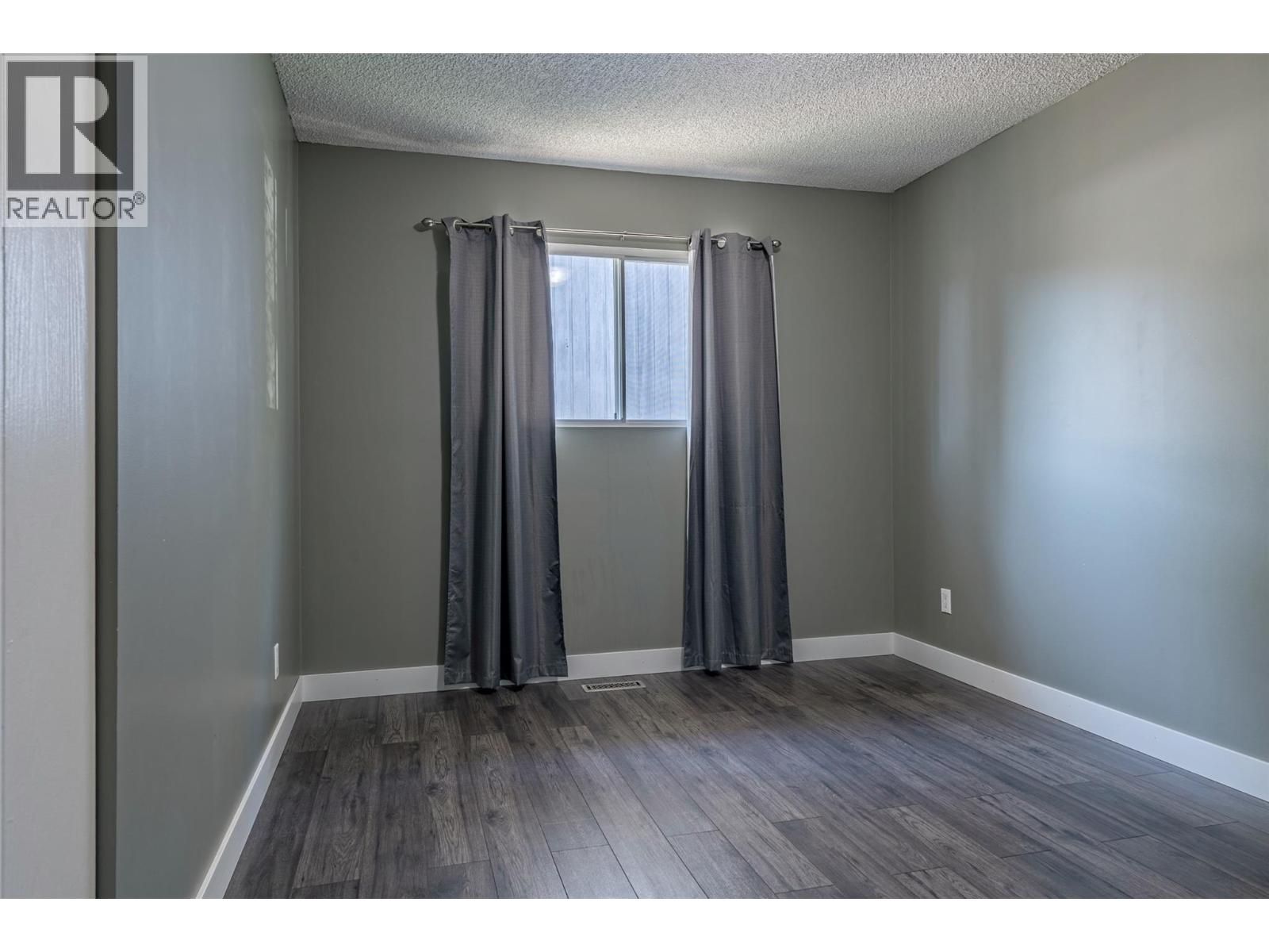 Photo 33 of 3704 40 Avenue, Vernon BC