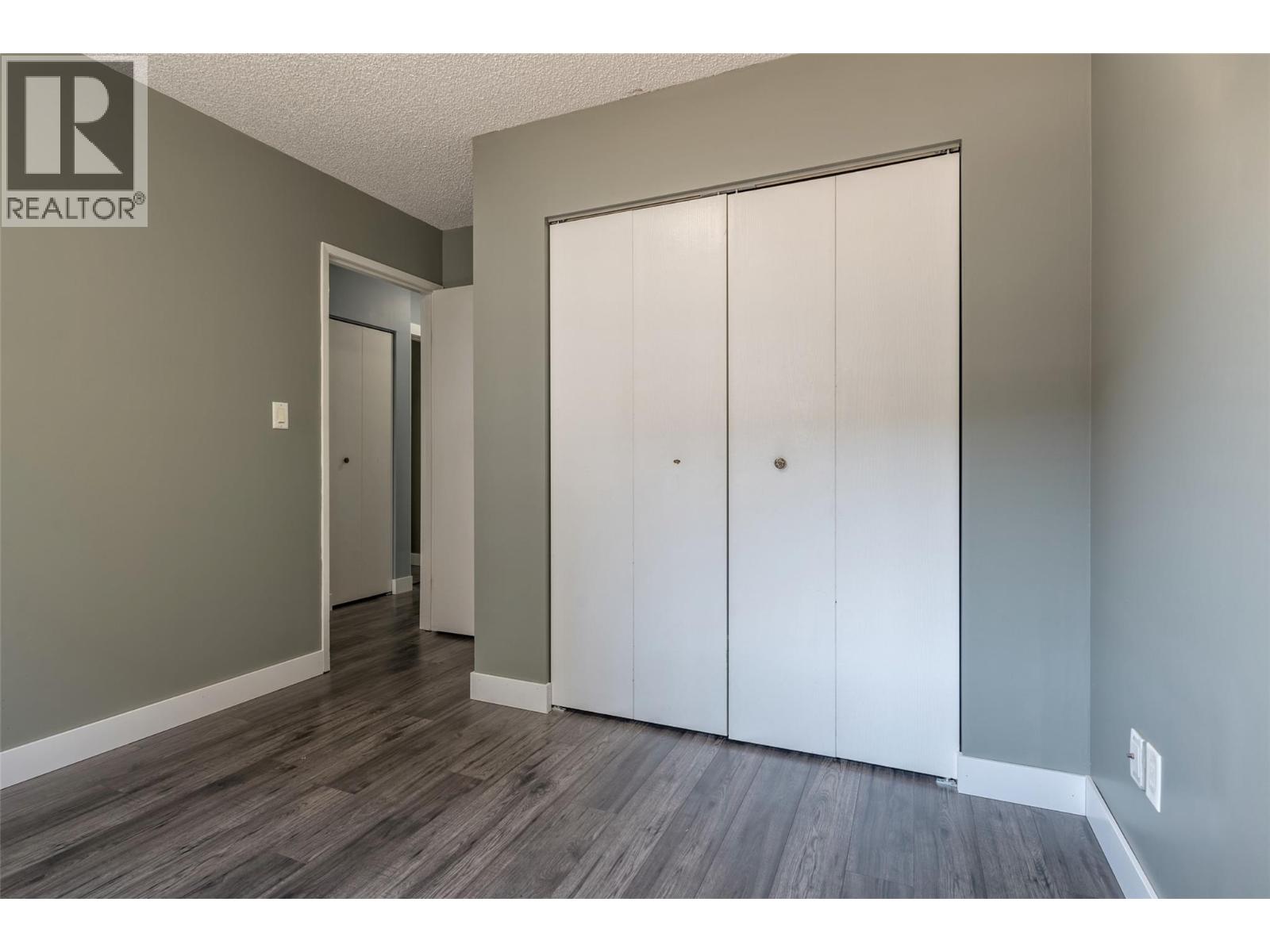 Photo 4 of 3704 40 Avenue, Vernon BC