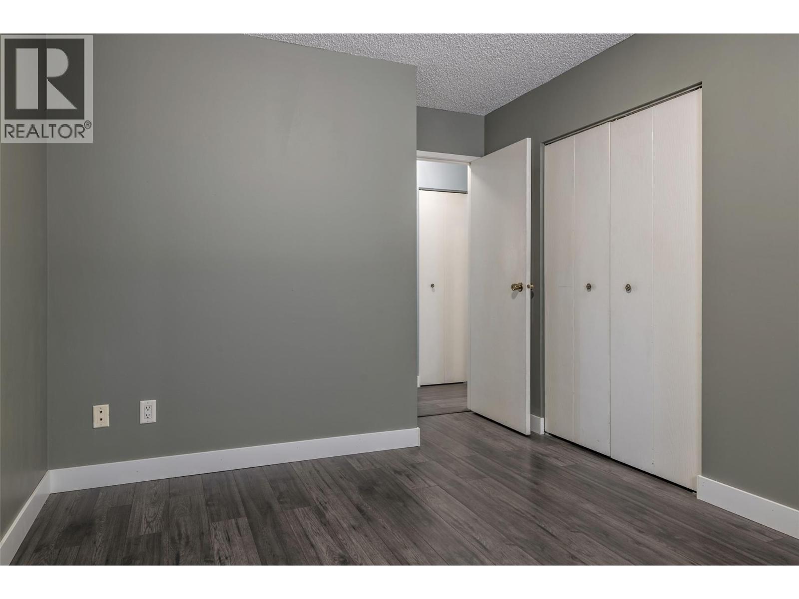 Photo 7 of 3704 40 Avenue, Vernon BC