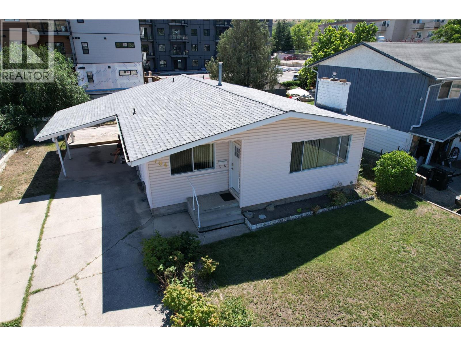 Photo 19 of 3704 40 Avenue, Vernon BC