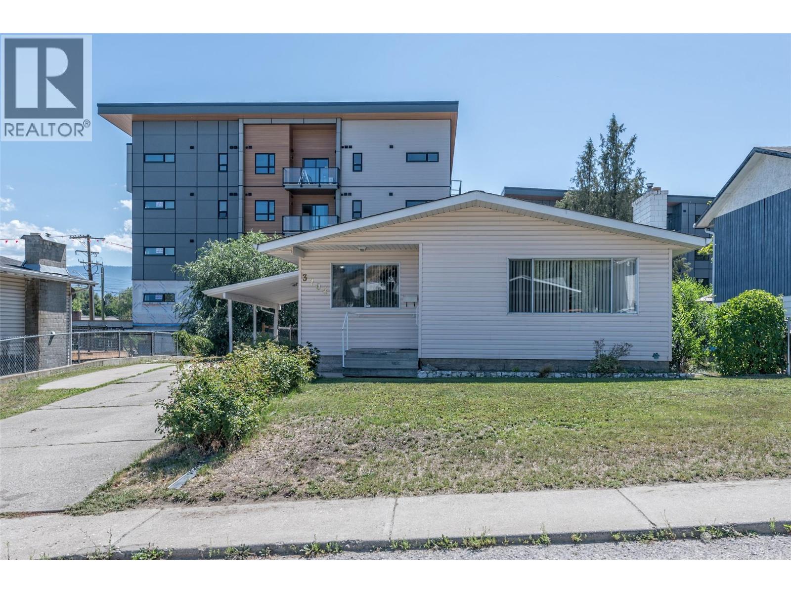 Photo 18 of 3704 40 Avenue, Vernon BC
