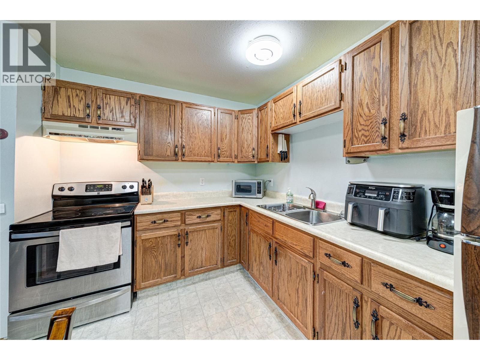 Photo 5 of 1286 Ponderosa Drive Unit 408, Sparwood BC