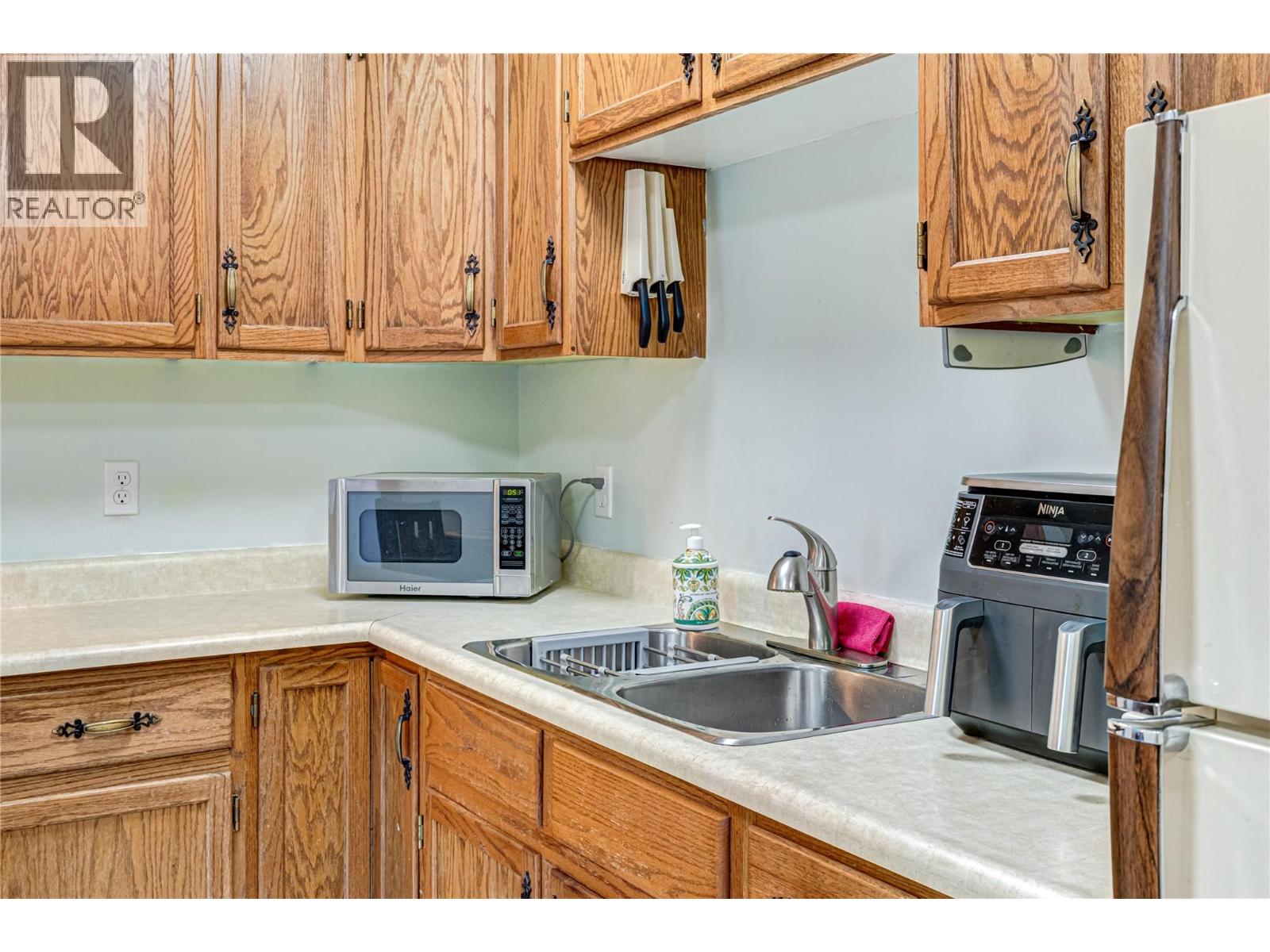 Photo 17 of 1286 Ponderosa Drive Unit 408, Sparwood BC