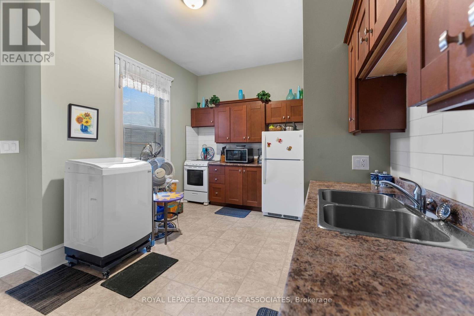 Photo 32 of 54 Isabella Street, Pembroke ON