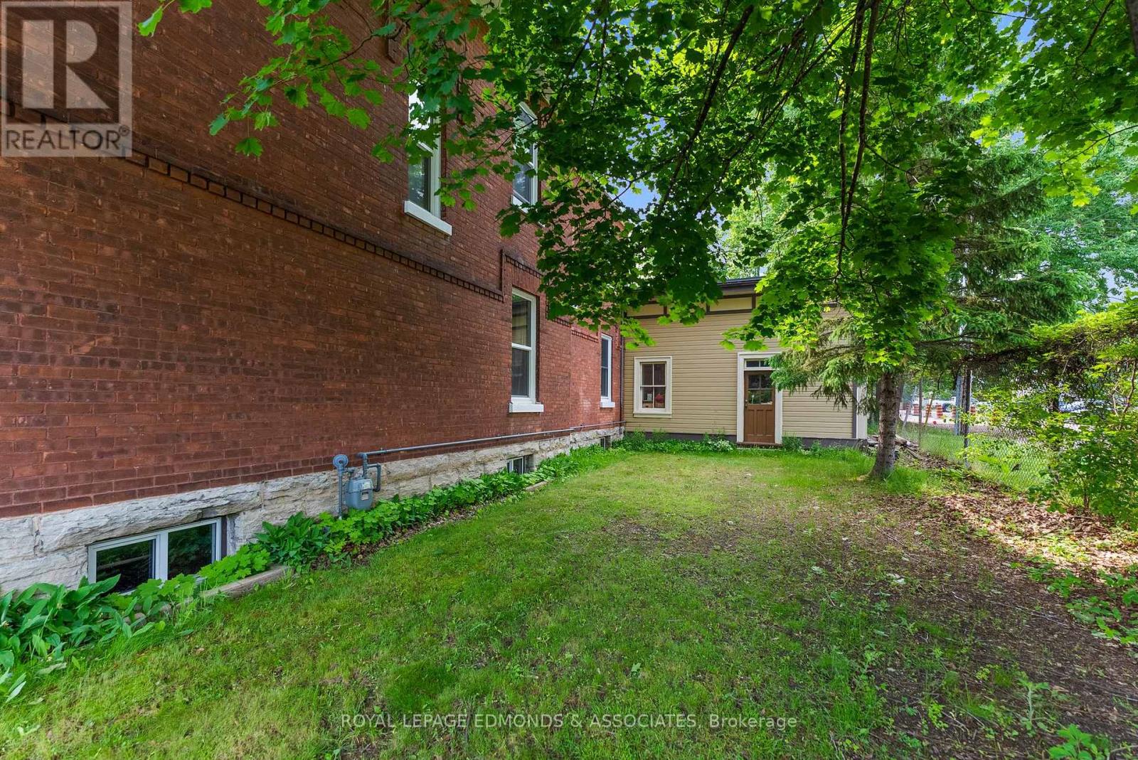 Photo 30 of 54 Isabella Street, Pembroke ON