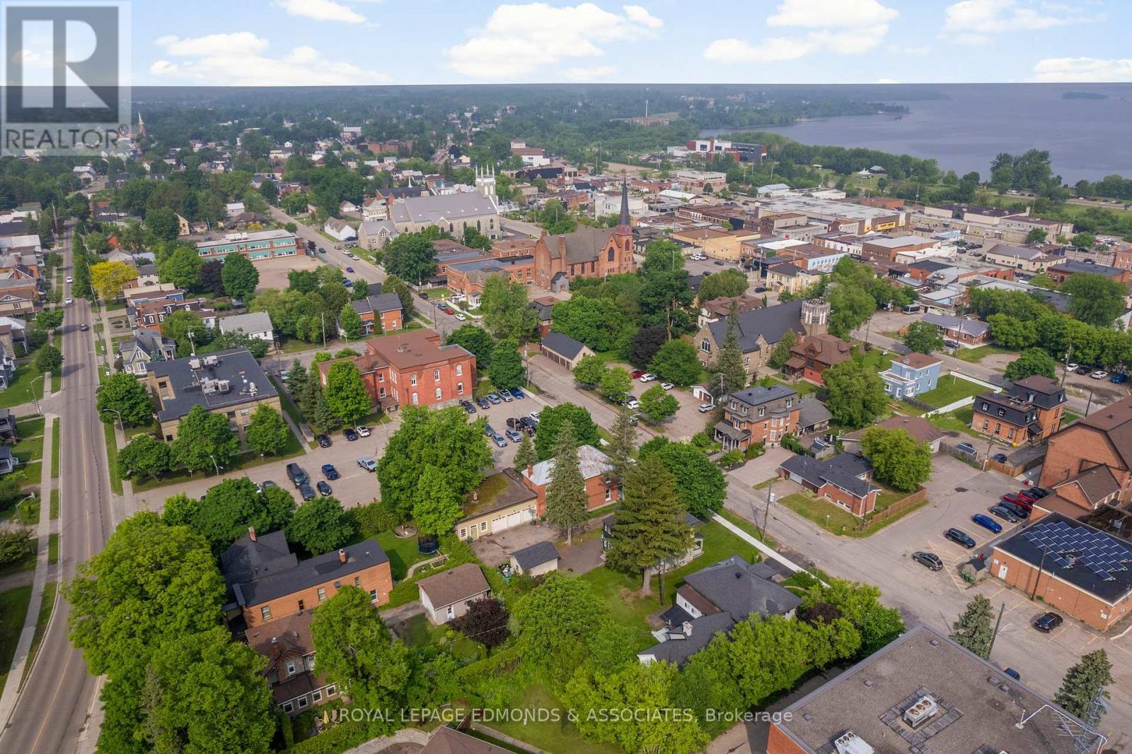 Photo 36 of 54 Isabella Street, Pembroke ON