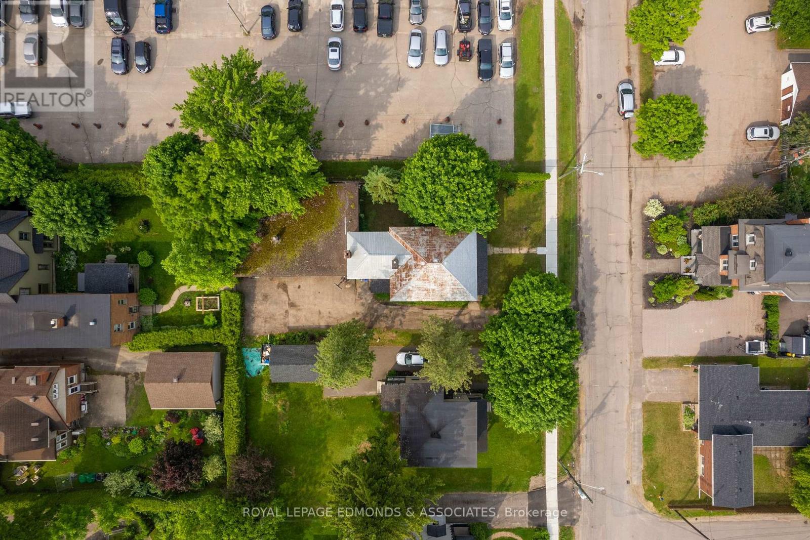 Photo 42 of 54 Isabella Street, Pembroke ON