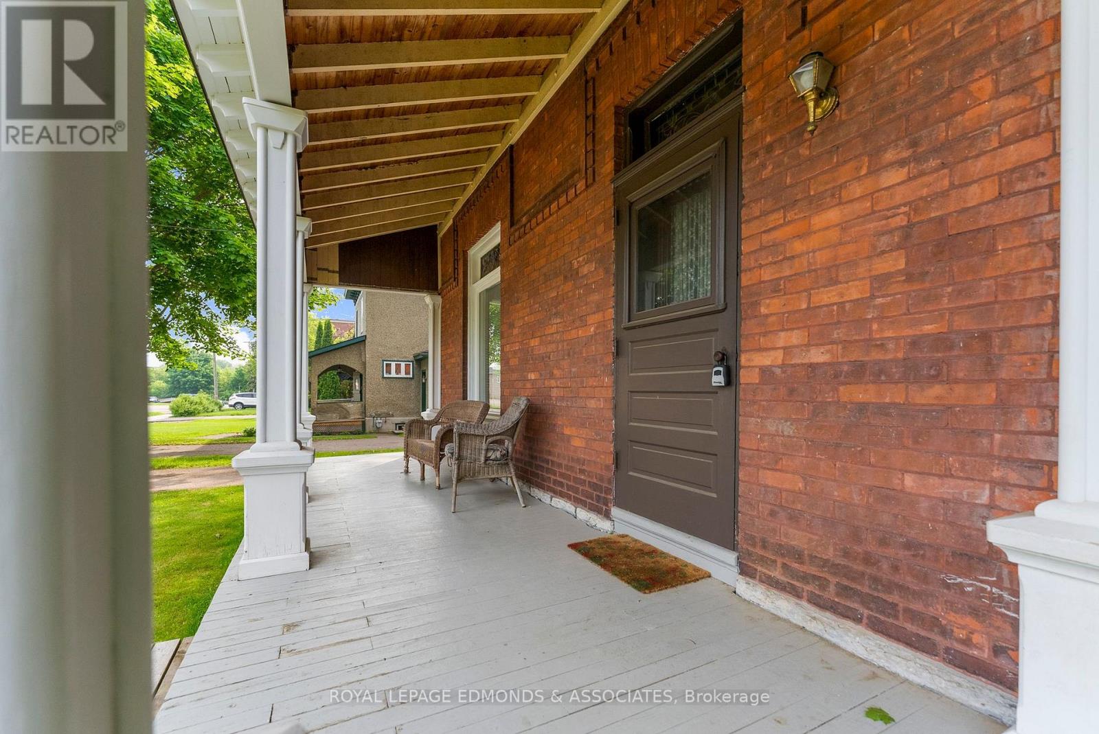 Photo 14 of 54 Isabella Street, Pembroke ON