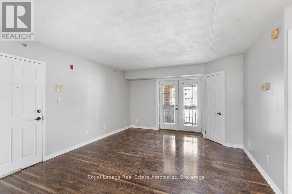 Photo 11 of 4013 Kilmer Avenue, Burlington ON
