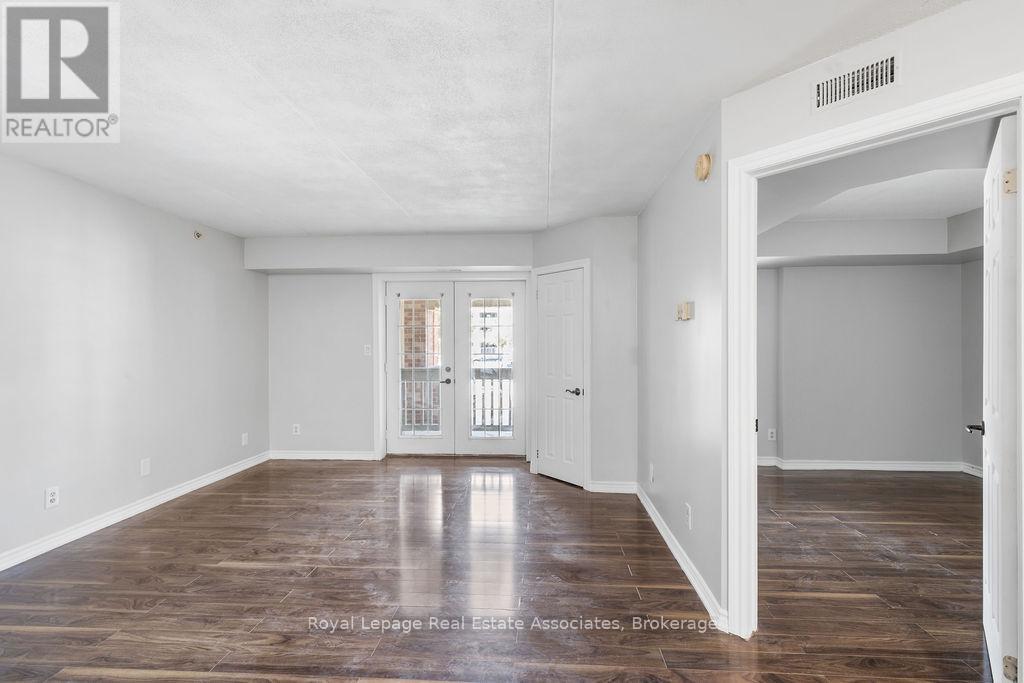 Photo 12 of 4013 Kilmer Avenue, Burlington ON