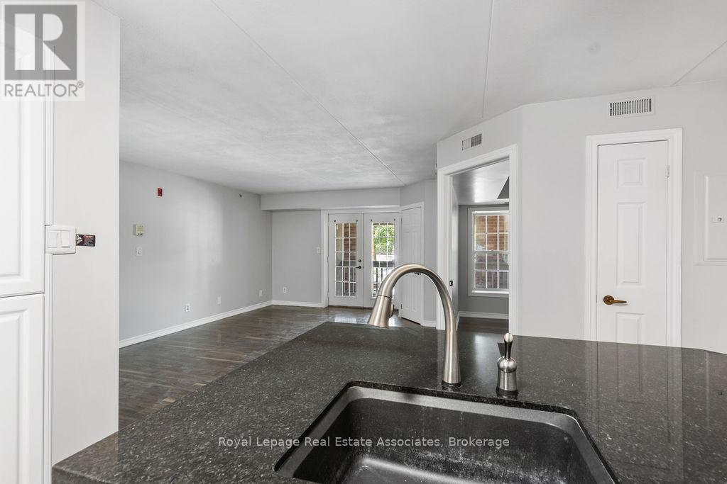 Photo 15 of 4013 Kilmer Avenue, Burlington ON