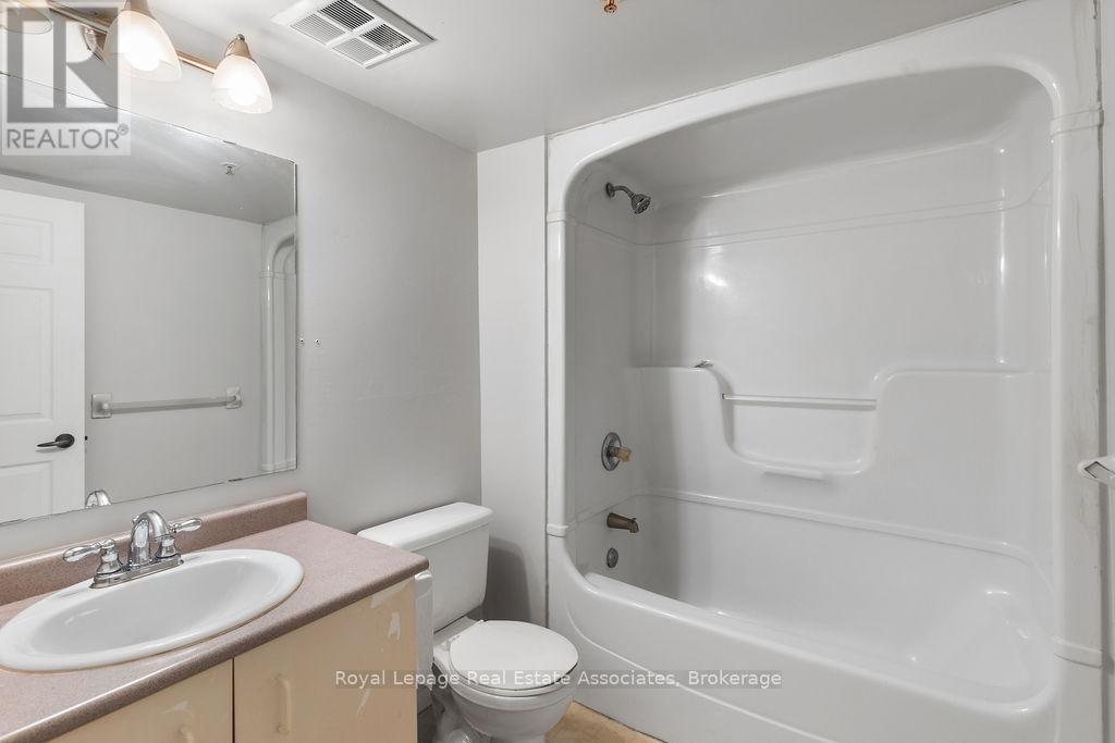 Photo 18 of 4013 Kilmer Avenue, Burlington ON