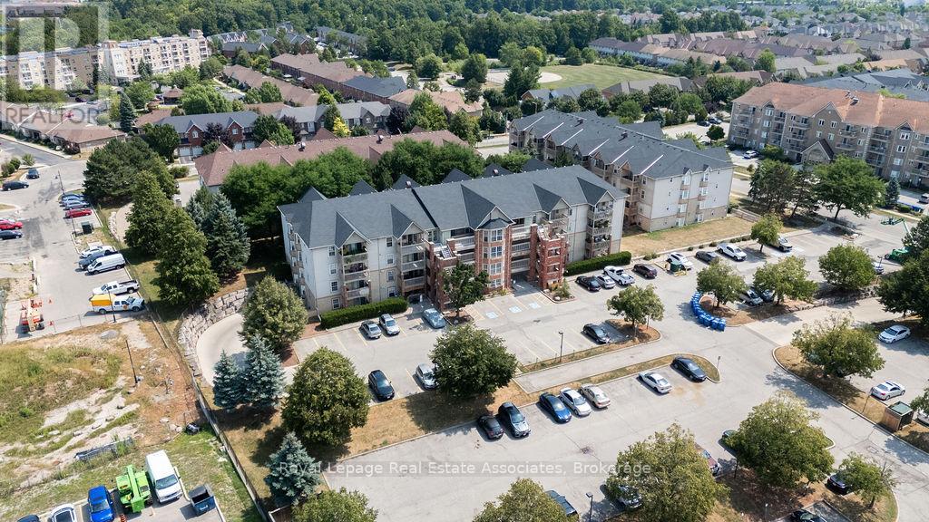 Photo 3 of 4013 Kilmer Avenue, Burlington ON
