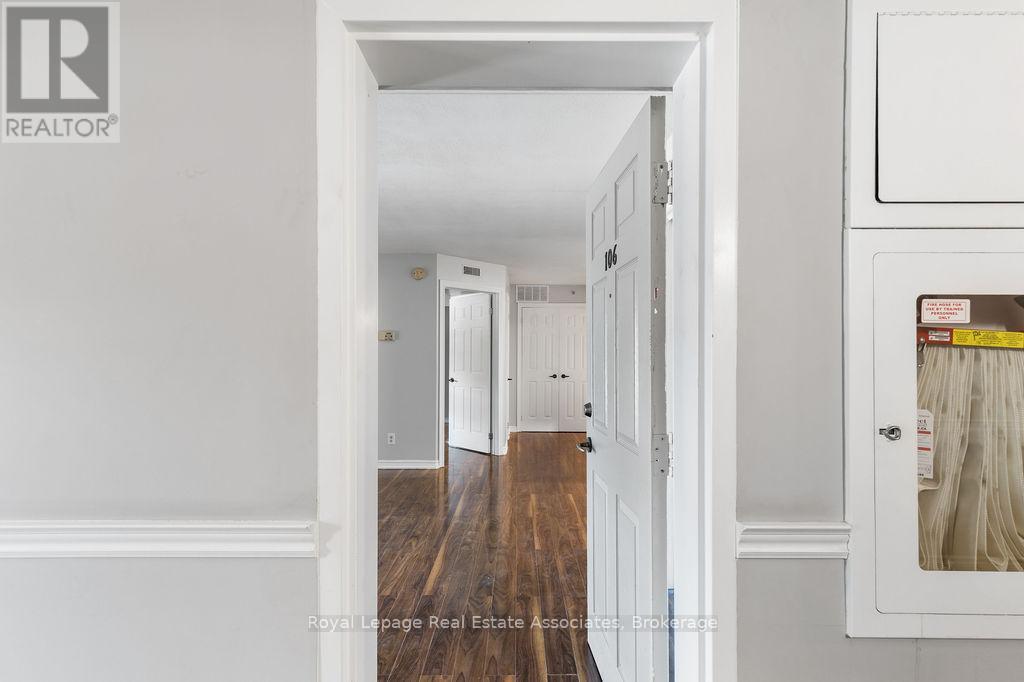 Photo 4 of 4013 Kilmer Avenue, Burlington ON