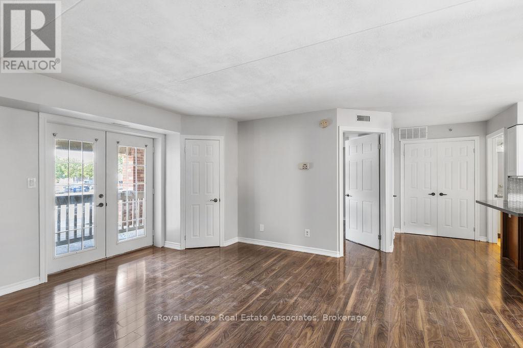 Photo 5 of 4013 Kilmer Avenue, Burlington ON