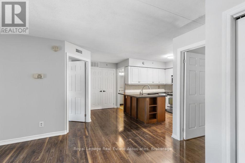 Photo 6 of 4013 Kilmer Avenue, Burlington ON