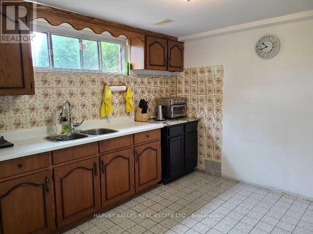 Photo 9 of Lower 2379 Hensall Street, Mississauga ON