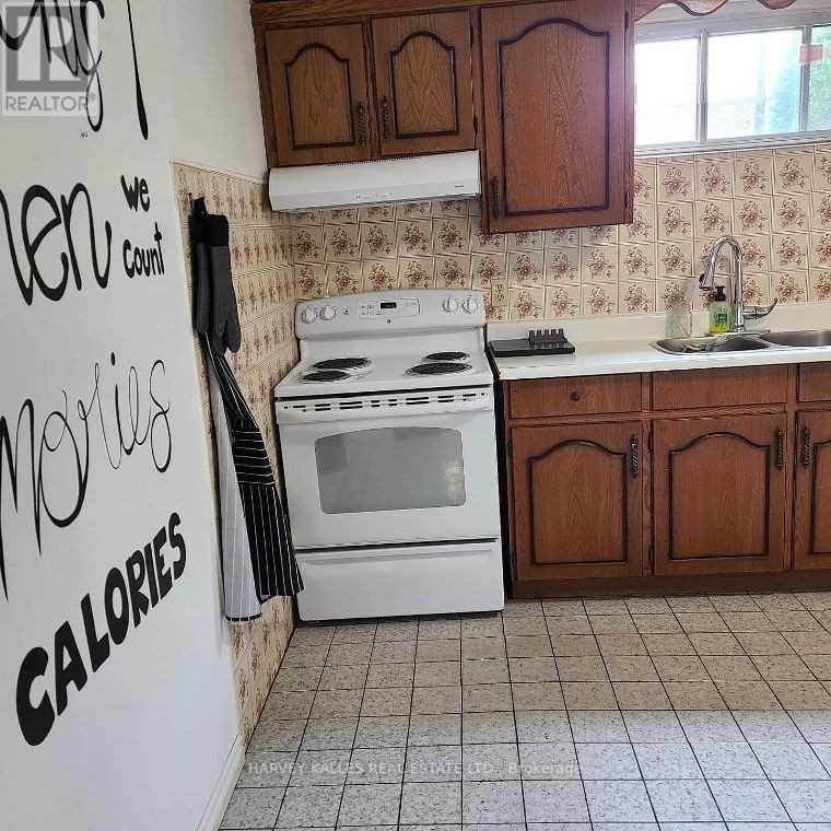 Photo 4 of Lower 2379 Hensall Street, Mississauga ON