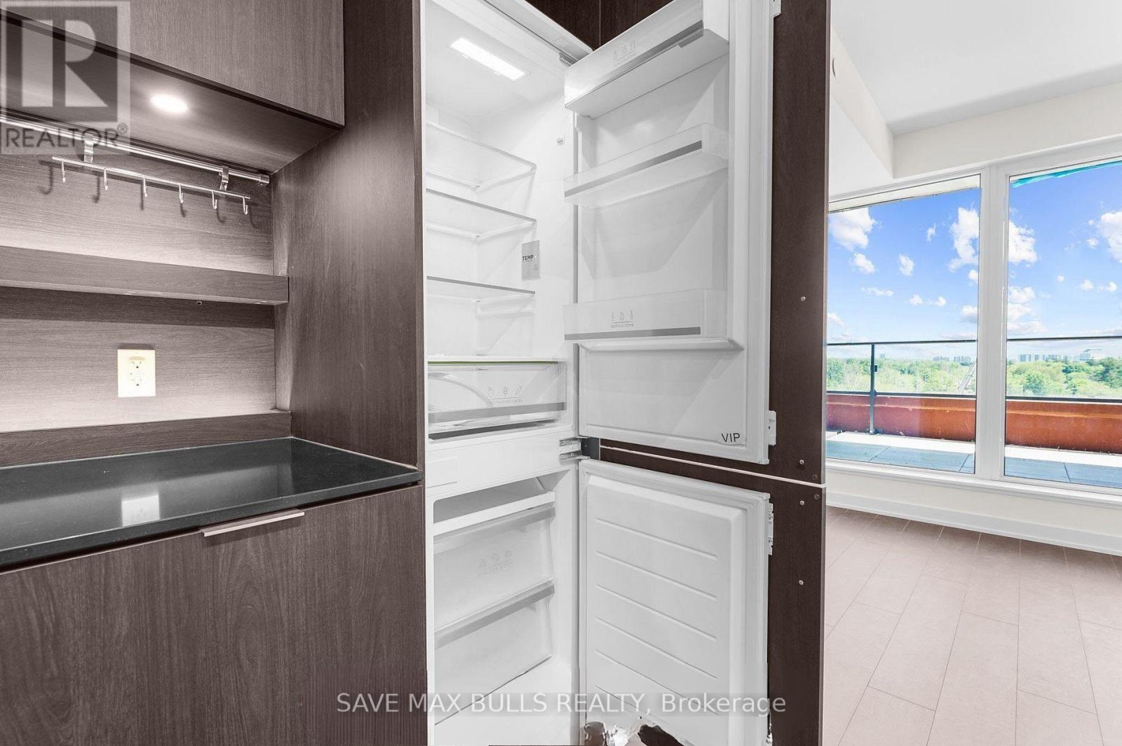 Photo 6 of 723 28 Ann Street, Mississauga ON