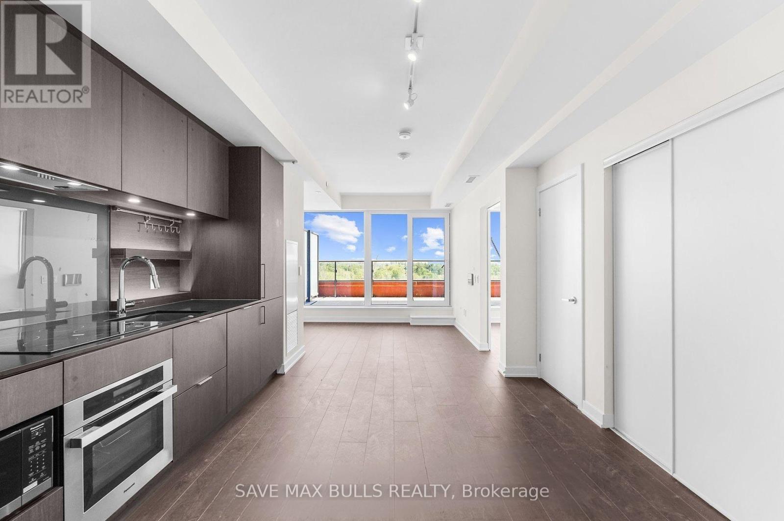 Photo 8 of 723 28 Ann Street, Mississauga ON