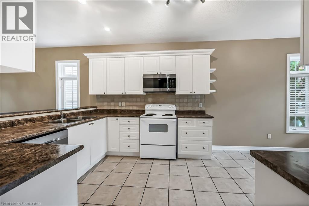 Photo 12 of 7 Goldenview Court, Waterdown ON