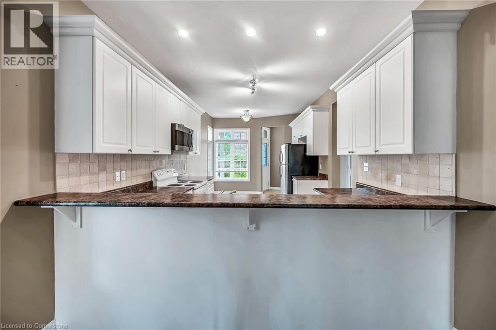 Photo 19 of 7 Goldenview Court, Waterdown ON