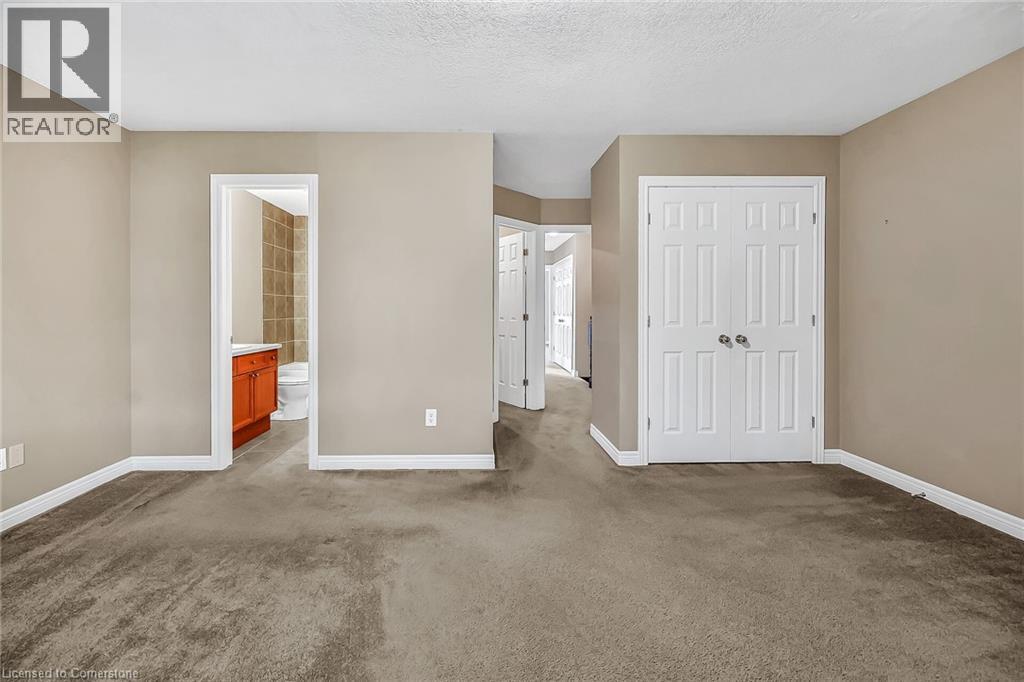 Photo 24 of 7 Goldenview Court, Waterdown ON