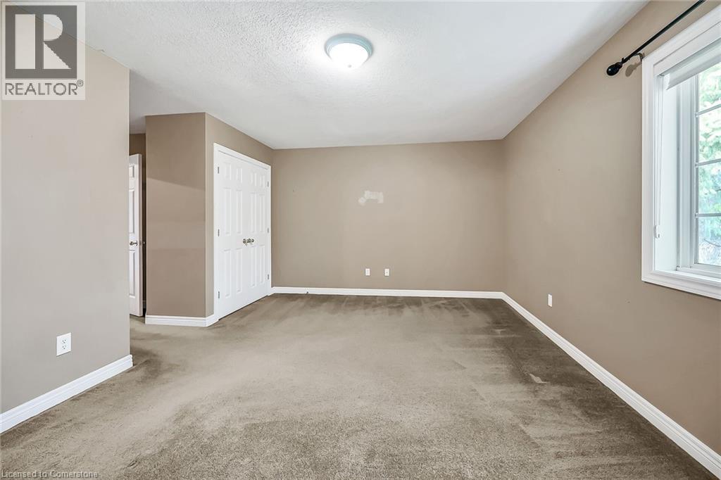 Photo 25 of 7 Goldenview Court, Waterdown ON