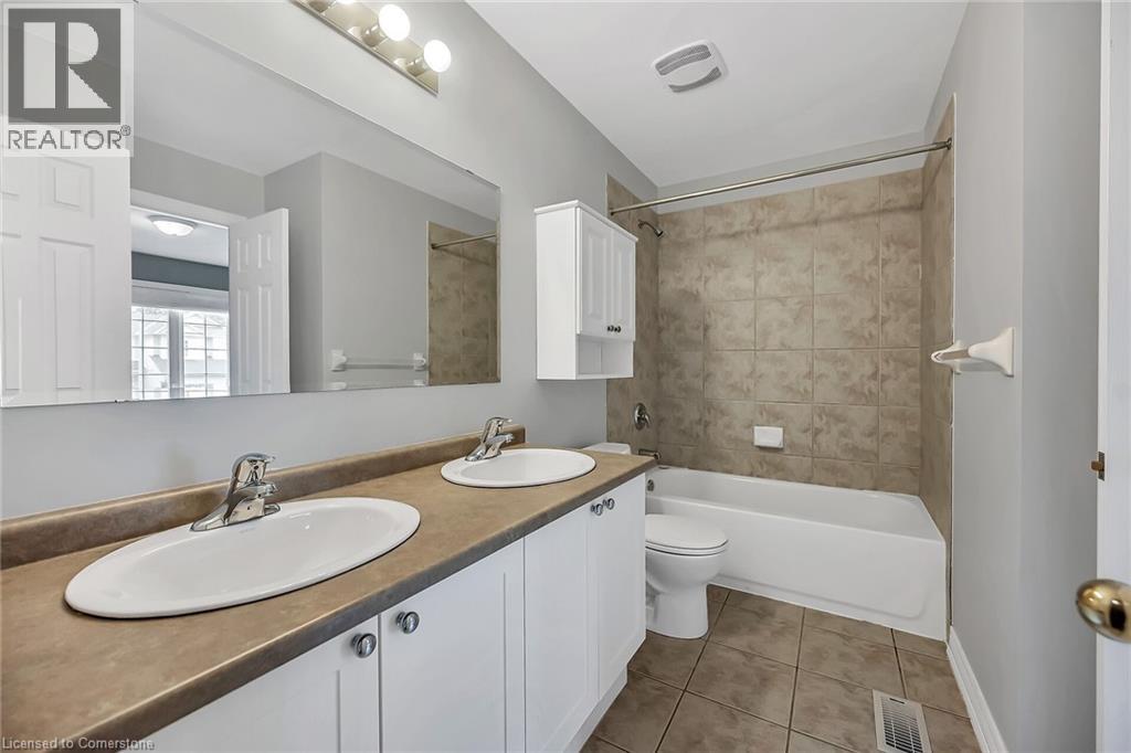 Photo 34 of 7 Goldenview Court, Waterdown ON