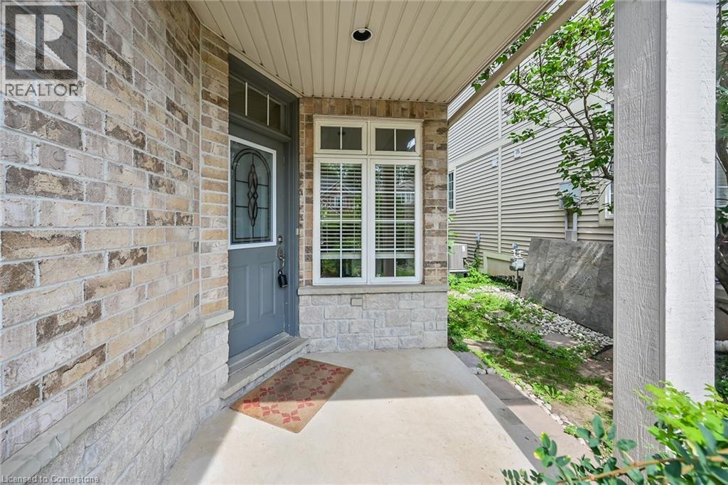 Photo 5 of 7 Goldenview Court, Waterdown ON