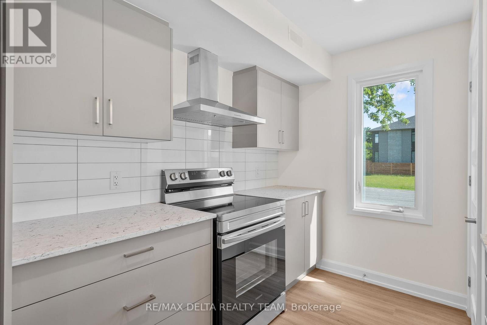 Photo 5 of C 77 Granton Avenue, Ottawa ON