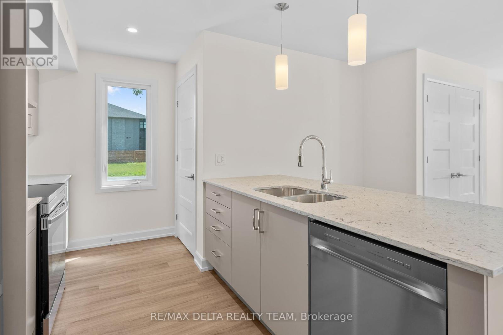Photo 11 of C 77 Granton Avenue, Ottawa ON
