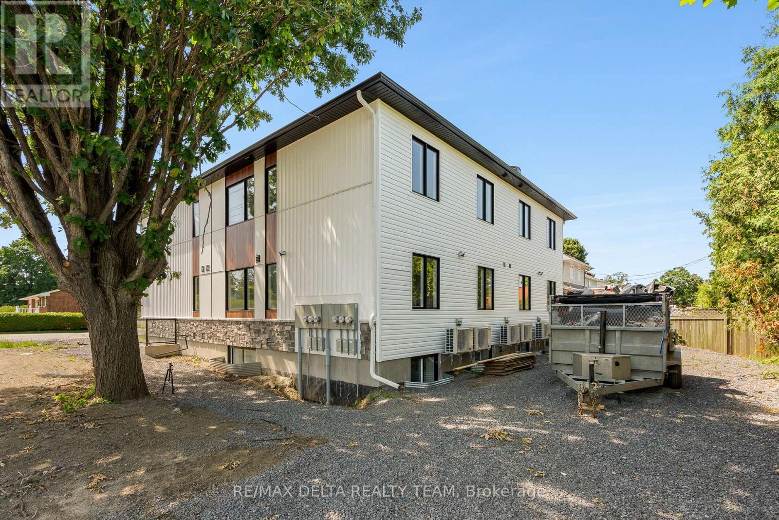 Photo 18 of C 77 Granton Avenue, Ottawa ON