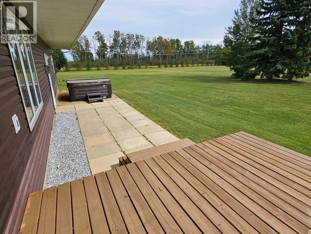 Photo 12 of 9502 100 Street, Bezanson AB