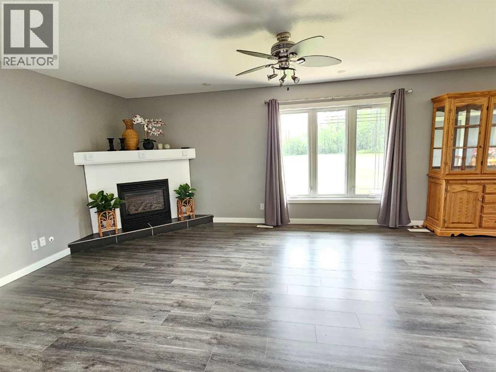 Photo 21 of 9502 100 Street, Bezanson AB