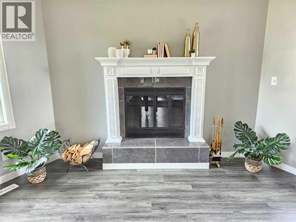 Photo 14 of 9502 100 Street, Bezanson AB