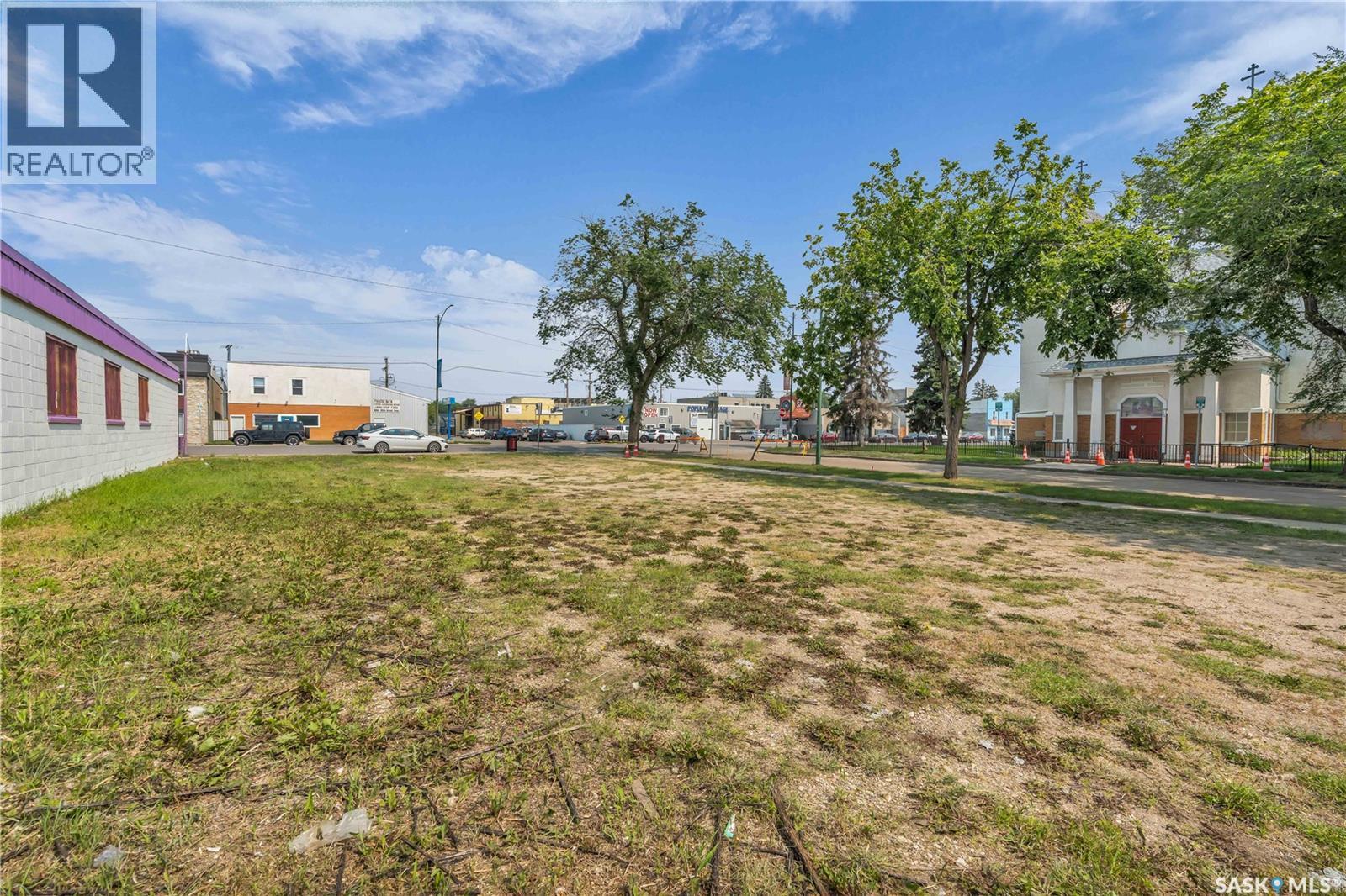 Photo 1 of 1001 20th Street W, Saskatoon SK